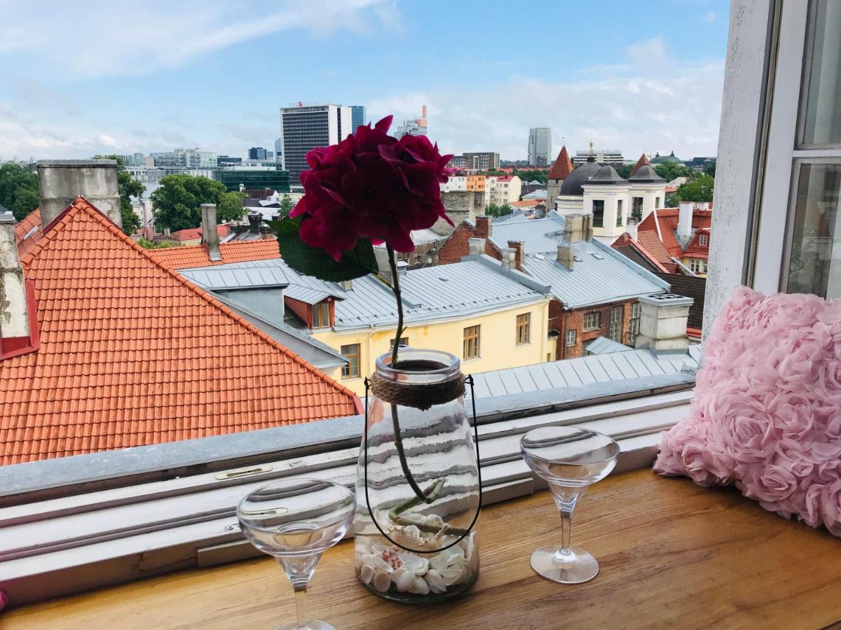 Cozy Oldtown Studio With Magnific City View Tallinn Kültér fotó