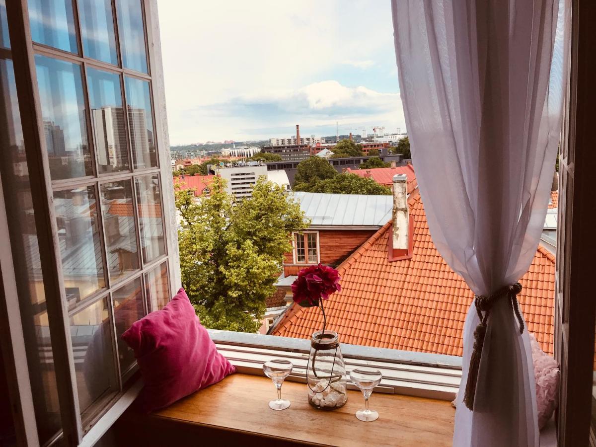 Cozy Oldtown Studio With Magnific City View Tallinn Kültér fotó